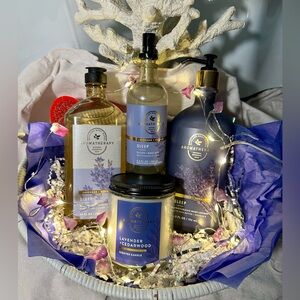 BATH & BODY WORKS AROMATHERAPY LIGHTED LAVENDER & VANILLA BATH BASKET